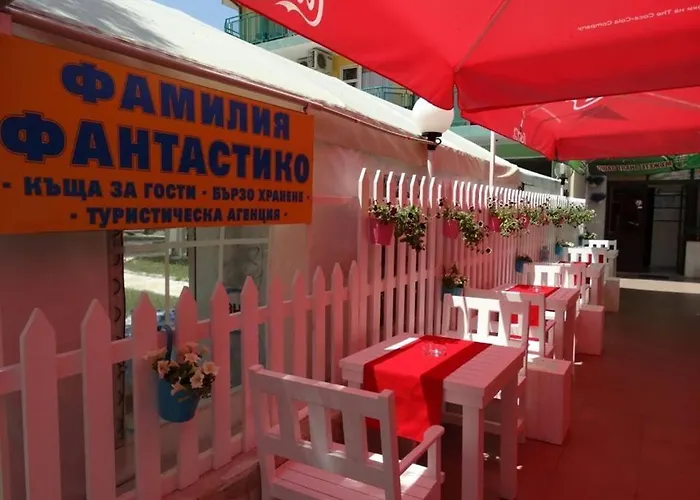 Familia Fantastiko Хотел 2*