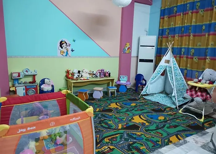 Familia Fantastiko Хотел Китен