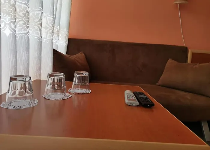 Хотел Familia Fantastiko 2*