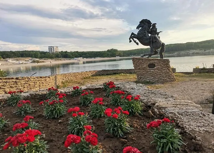 Familia Fantastiko Китен