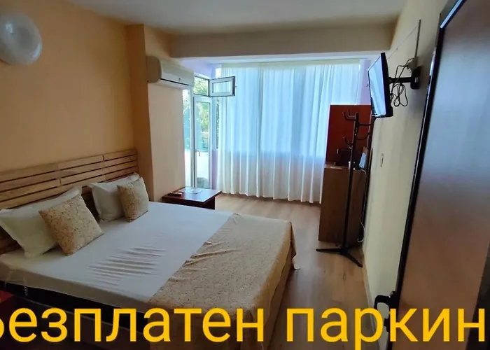 Familia Fantastiko Хотел 2*