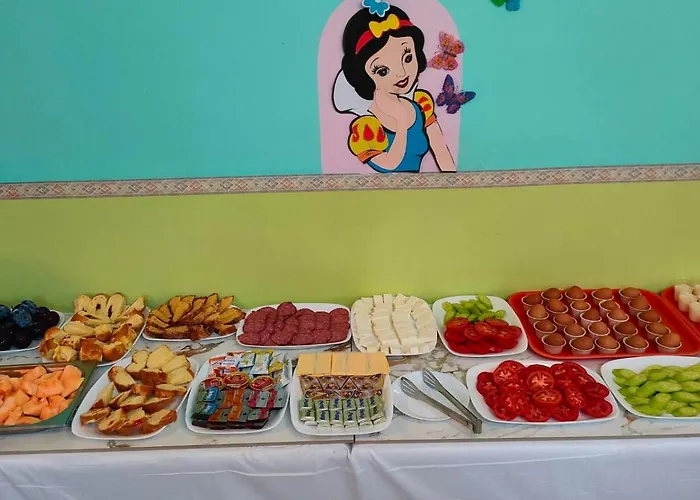 Хотел Familia Fantastiko 2*