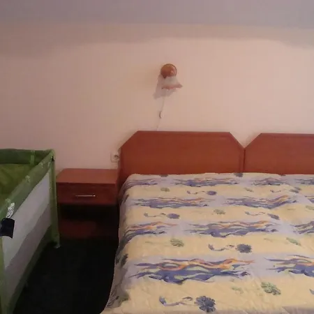 Familia Fantastiko Hotell 2*