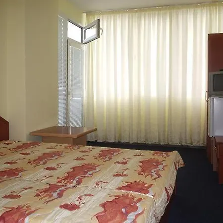 Familia Fantastiko Hotell 2*