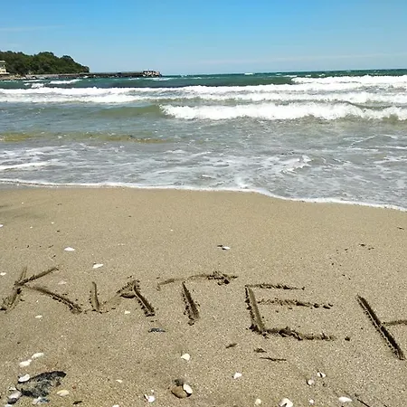 Familia Fantastiko Хотел Китен