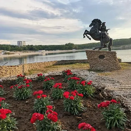 Familia Fantastiko Китен