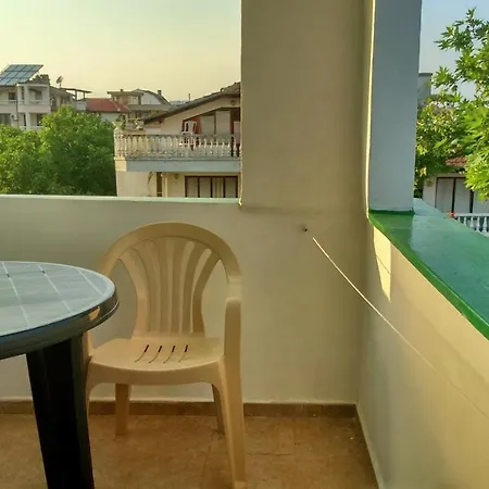 Familia Fantastiko Хотел Китен