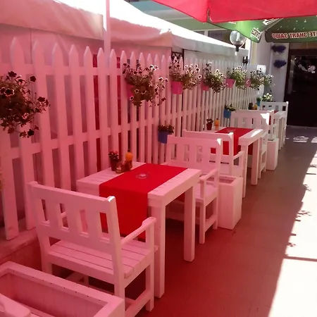 Familia Fantastiko Хотел Китен