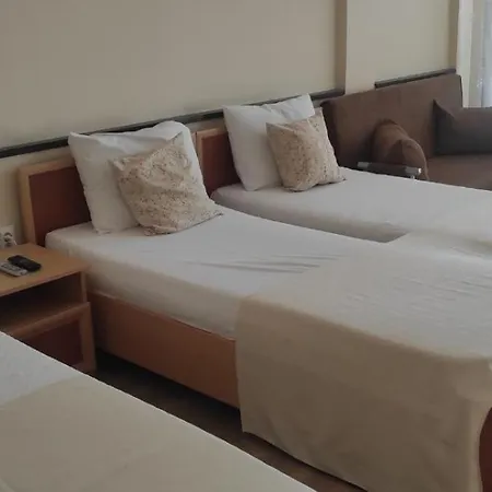 Хотел Familia Fantastiko