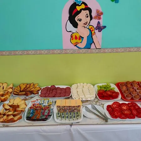 Хотел Familia Fantastiko 2*