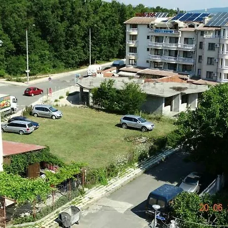 Хотел Familia Fantastiko 2*