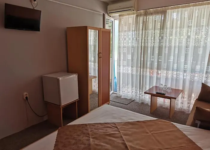 Familia Fantastiko 酒店 2*